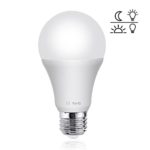 Sensor Light Bulb, Savvypixel 7W E27 Smart Dusk to Dawn LED Bulb with Auto on/off Indoor /Outdoor LED Sensor Lighting Lamp for Porch Hallway Patio Garage