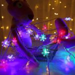 Handser 40 LED Cold White Snowflake LED Fairy Lights, Battery Powered Snowflake Shaped LED String Lights for Chrismas, Party, Wedding, New Year, Garden Décor (Colorful)